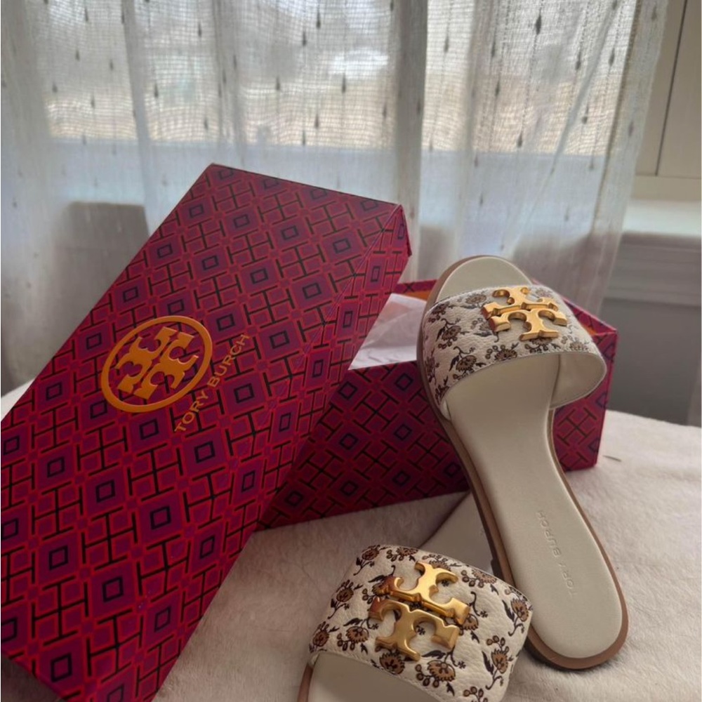 Tory “Everly” slides